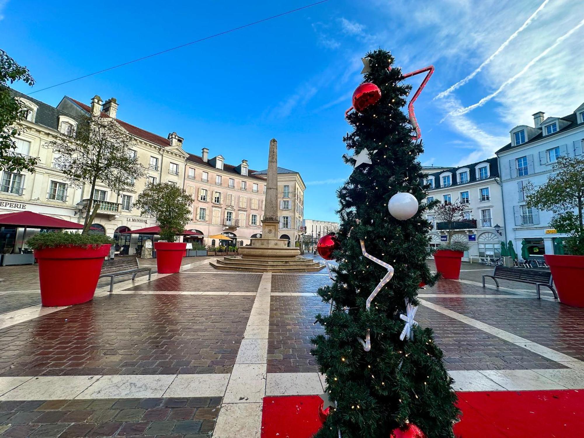 Appt Vue Place De Toscane - 4Min Disneyland-Paris 塞里斯 外观 照片