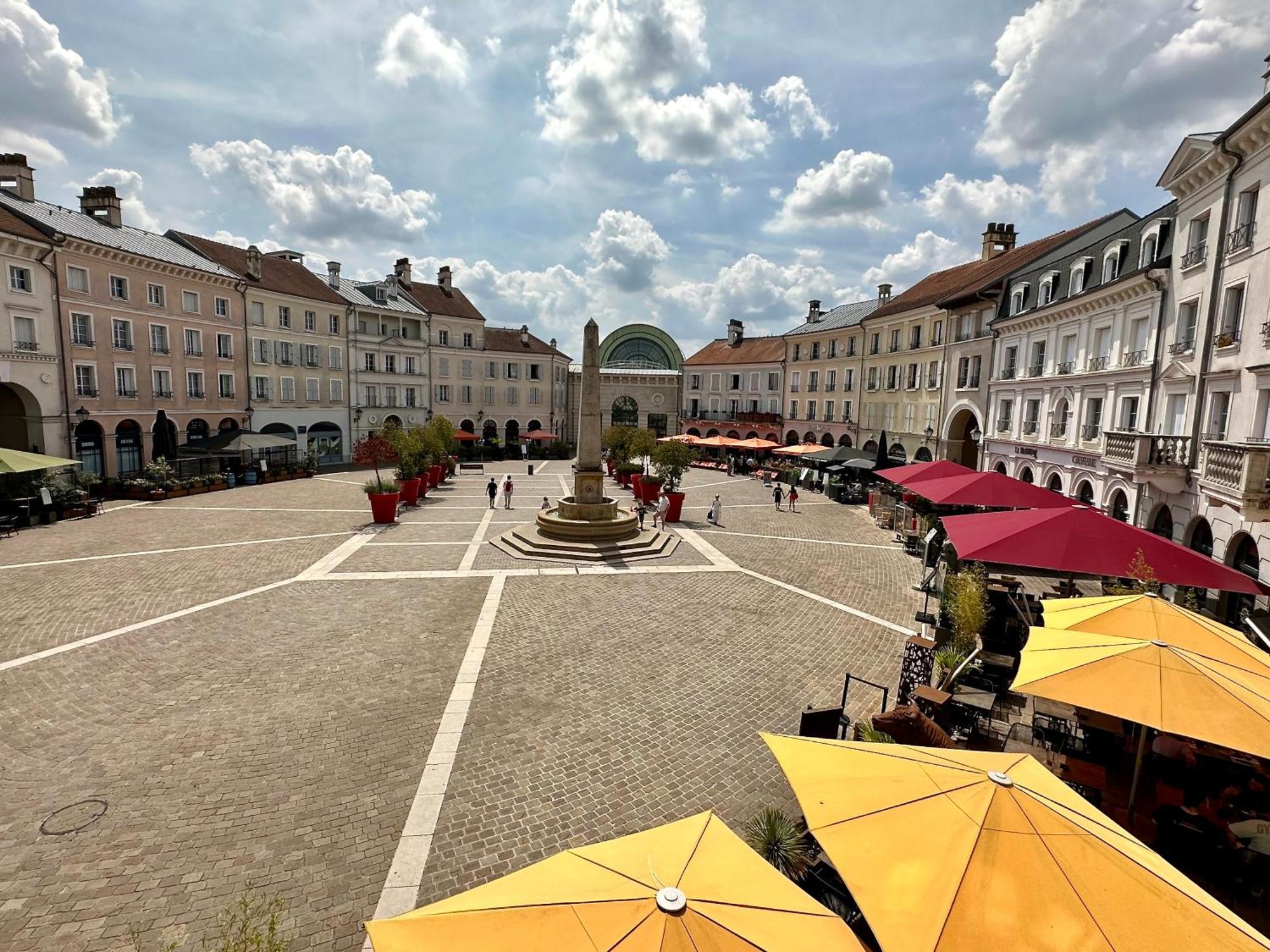 Appt Vue Place De Toscane - 4Min Disneyland-Paris 塞里斯 外观 照片
