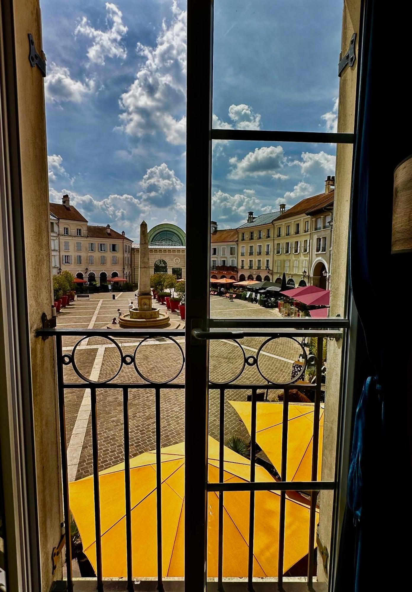 Appt Vue Place De Toscane - 4Min Disneyland-Paris 塞里斯 外观 照片