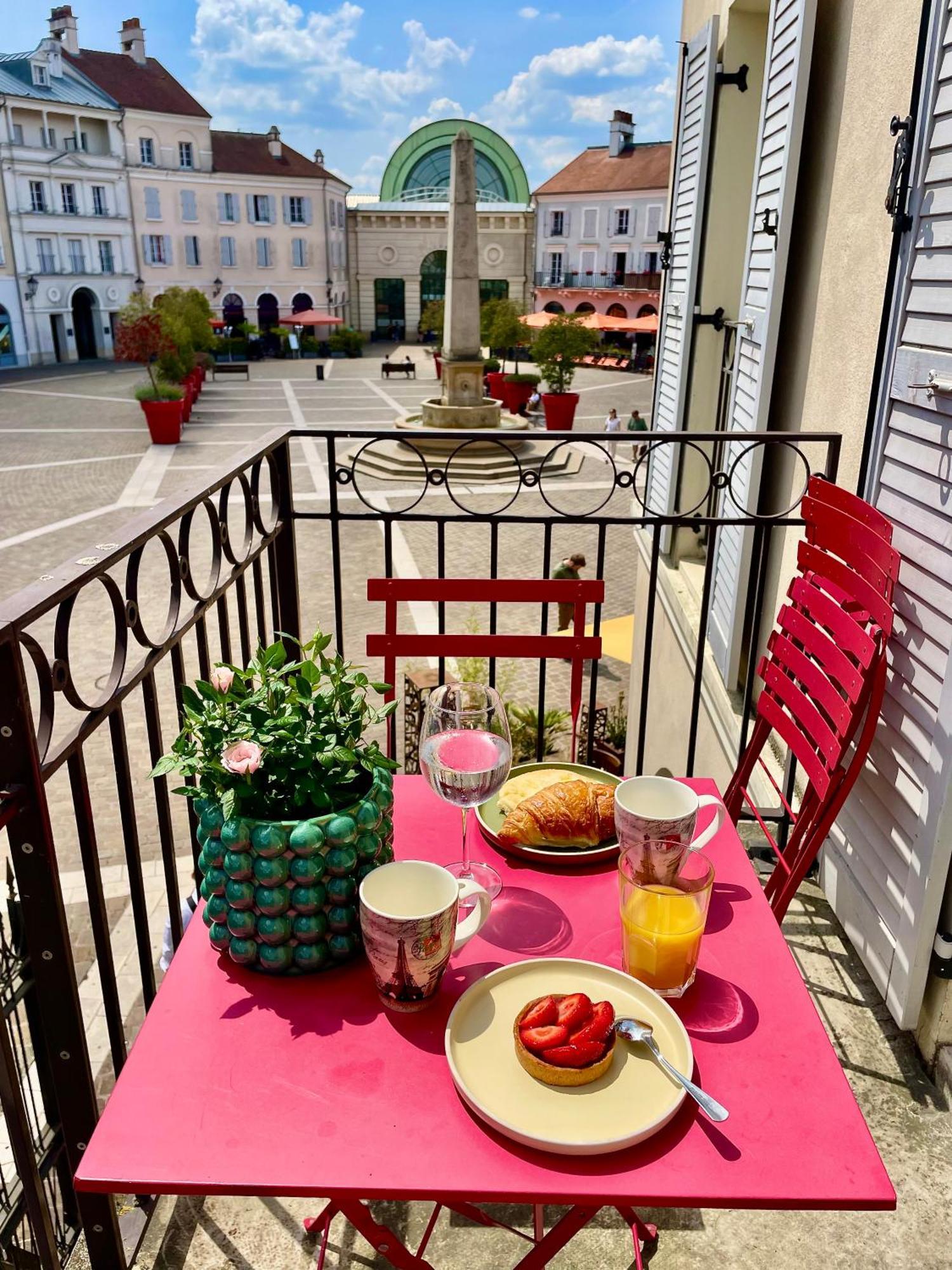 Appt Vue Place De Toscane - 4Min Disneyland-Paris 塞里斯 外观 照片
