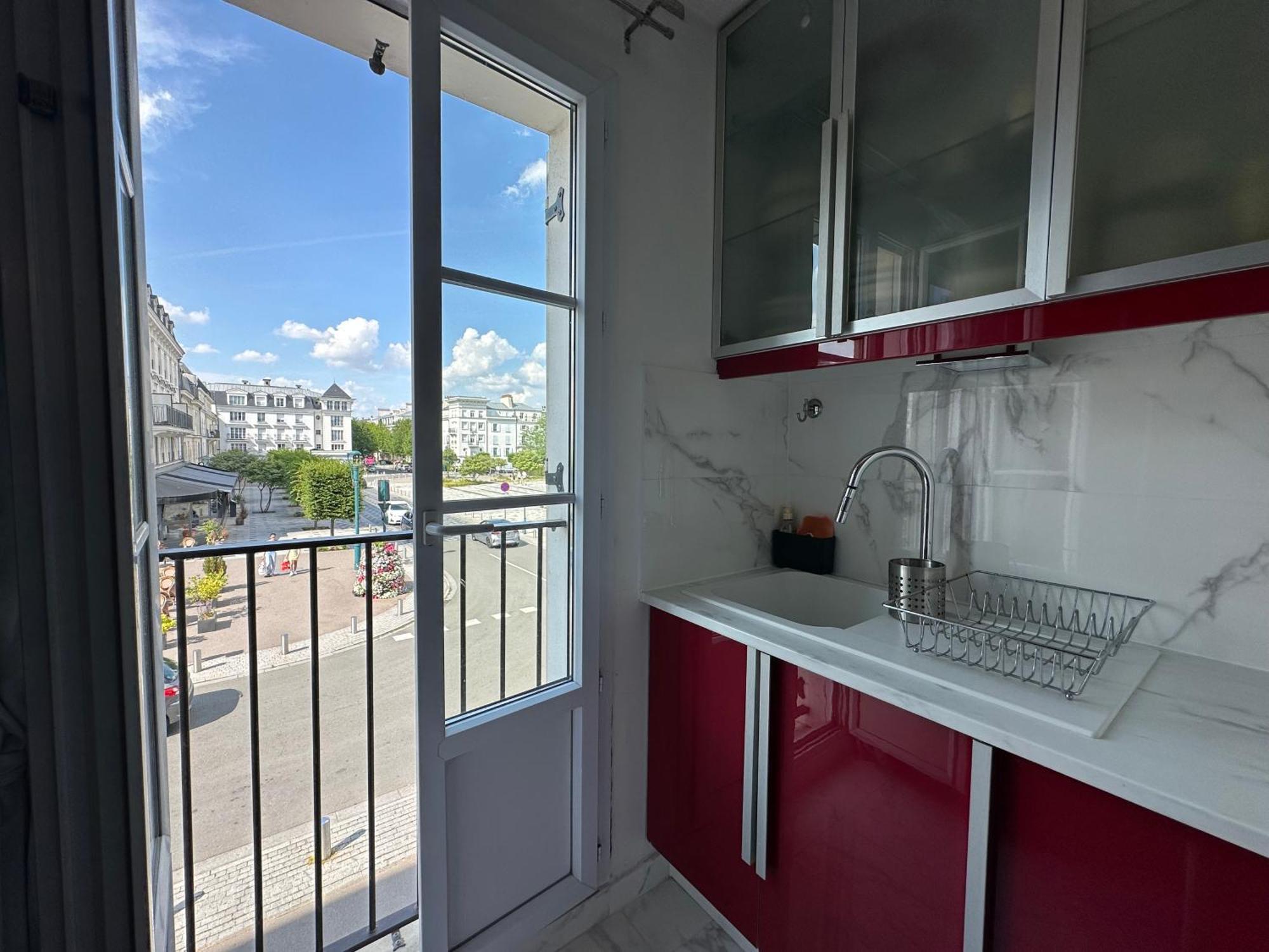 Appt Vue Place De Toscane - 4Min Disneyland-Paris 塞里斯 外观 照片